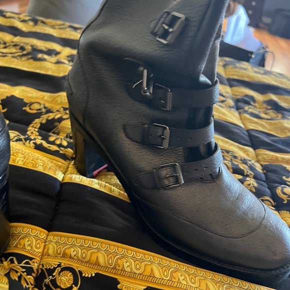 Boots - Picture 2 of 7